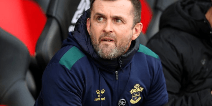 Premier League Manager Gets the Sack Letter