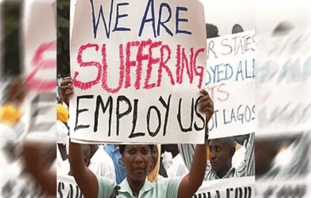 Nigeria Faces Fiscal Disaster as Buhari is Set to Leave Office