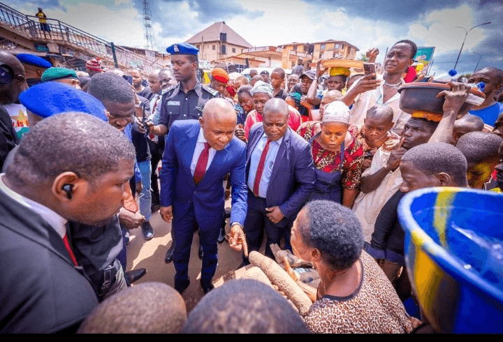 Sit-At-Home: Reactions As Crowd Hails Enugu Gov Moment He Storms Market To Tell People To Come Out