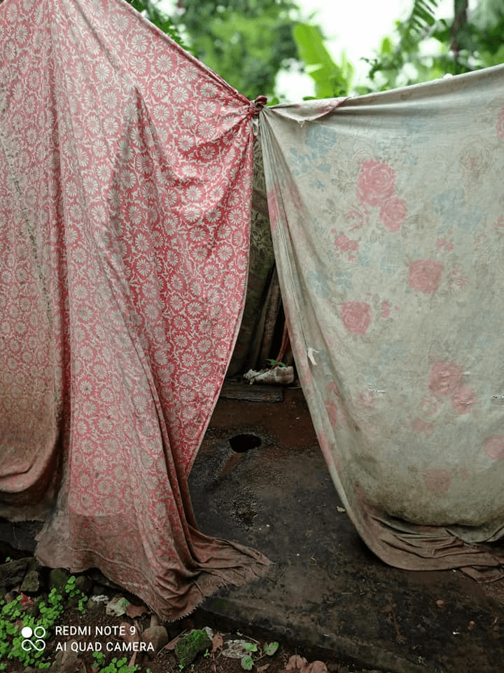 16-years-old identical twin sisters Allegedly impregnated by same boy (Photos)