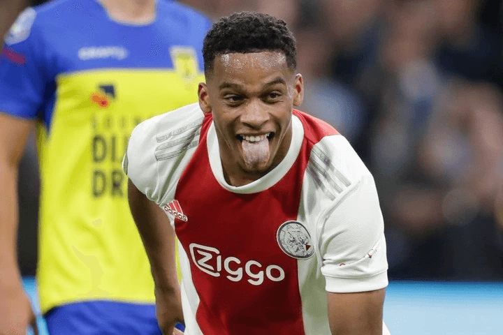 Transfer: Arsenal Make £30M Offer For Ajax Defender Jurrien Timber