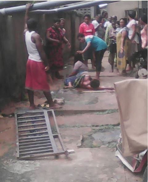 Two Married Women Falls From 3 Storey Building While Fighting (Video)