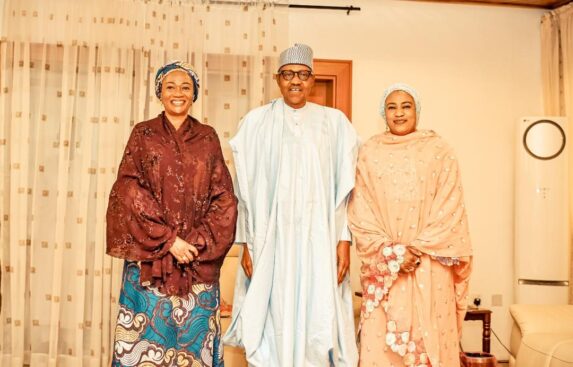 1691081678 545 PHOTOS Tinubus wife visits Buhari in Daura