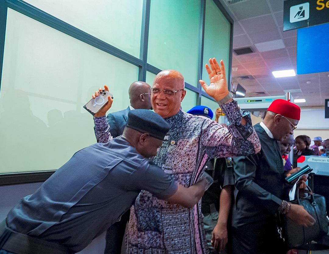 1692210844 382 PHOTOS Akwa Ibom Gov Opts for non VIP treatment at Airport