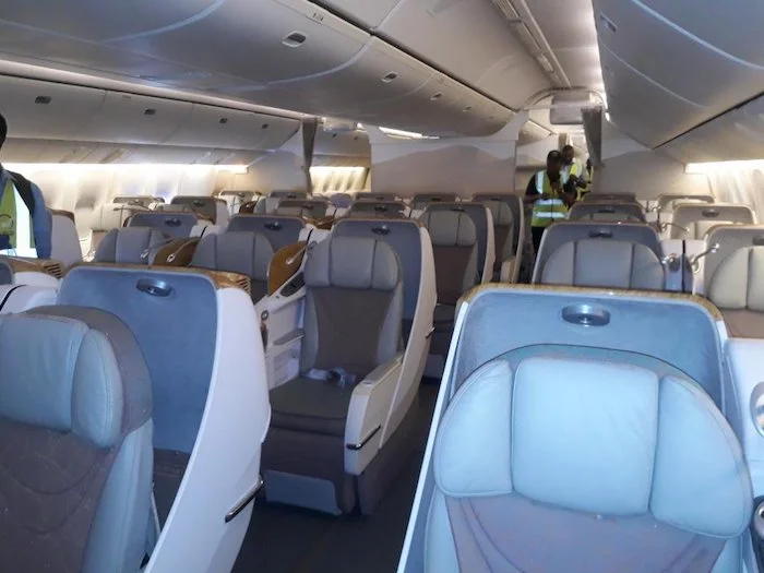 Caught In The Act: Passenger Stealing N1M On Abuja-Ph Flight
