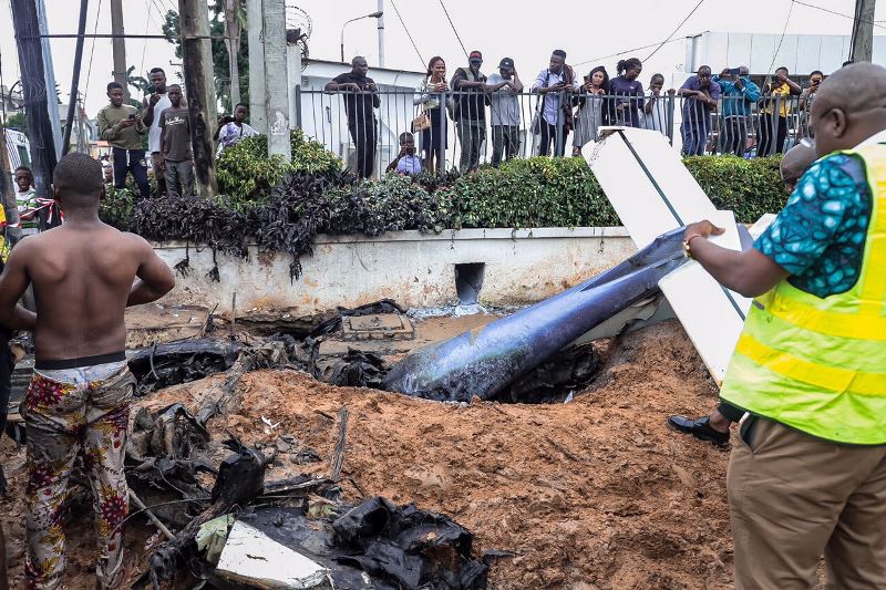 Moment Helicopter Crashed On Oba Akran In Lagos (Photos, Video)