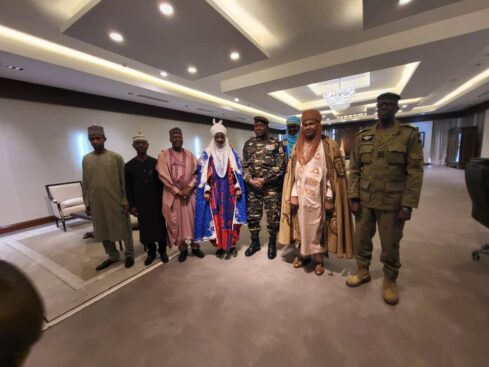 PHOTOS Sanusi meets Niger coup leaders