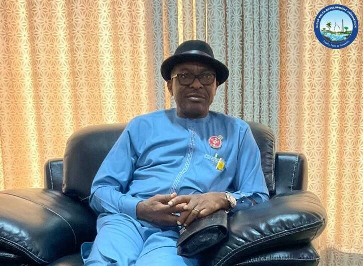 Retired General Airhiavbere Picks Apc Form For Edo Governorship Election