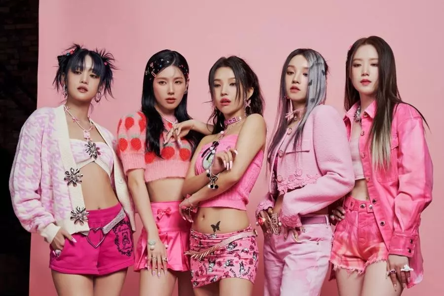 Super Lady (English Translation) Lyrics By (G)I-Dle