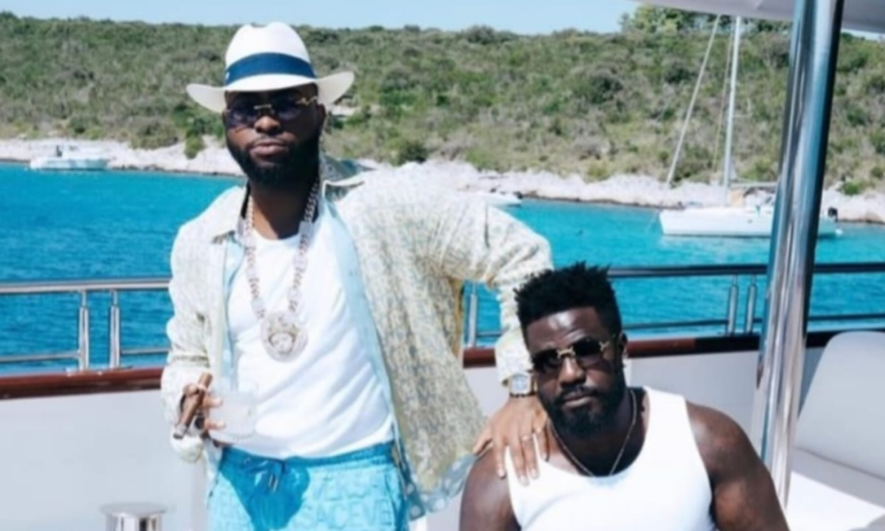 Davido'S Bouncer, Lati, Apologizes And Compensates Fan He Slapped At Event