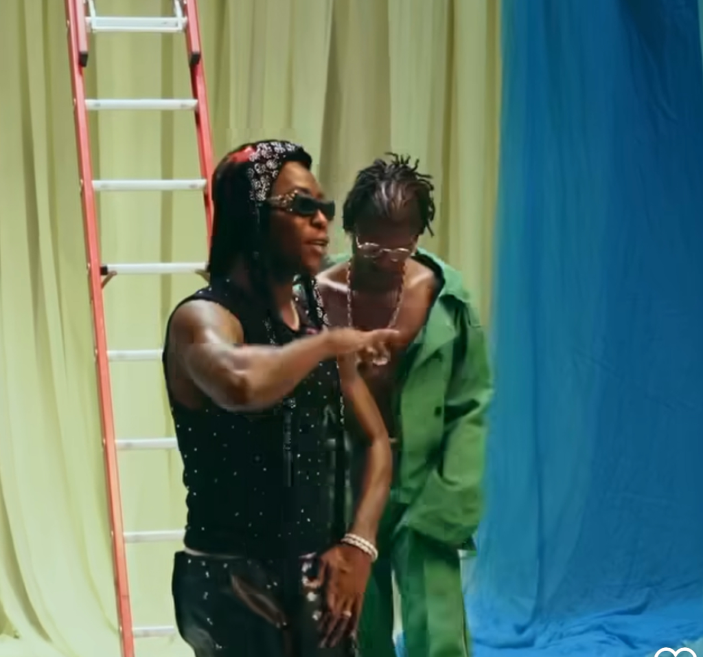 Reekado Banks Collaborates with Seyi Vibez for 'Fakosi' Remix 46 Reekado Banks Collaborates with Seyi Vibez for 'Fakosi' Remix