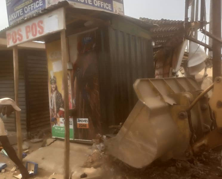 Ogun State Demolishes Shanties At Akute