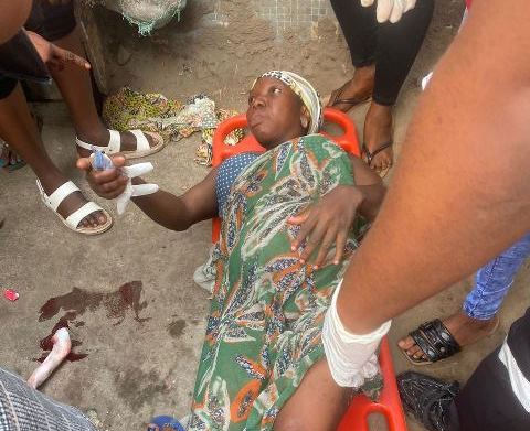 Jubilation As Woman Gives Birth At Lagos Bus Stop, Captured In Photos