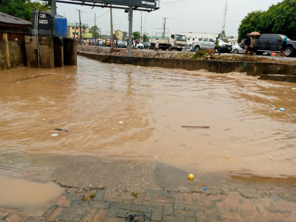 Lagos Hit by Rain and Floods, Captured in Photos 50 image 843