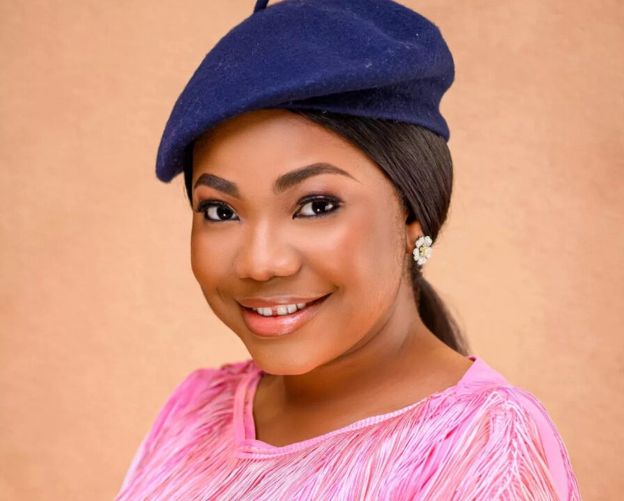I'm In Awe Lyrics by Mercy Chinwo