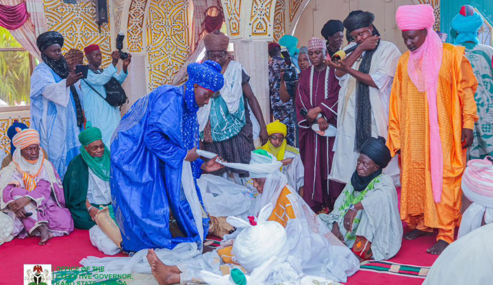 Mixed Reactions Follow Emir Of Kano, Sanusi Lamido'S Turbaning Of Six New District Heads