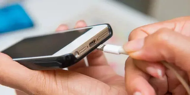 The Charging Mistakes You Must Avoid To Save Your Phone!