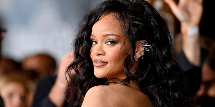 Rihanna goes viral for her sharp clapback at a troll who criticized her forehead.