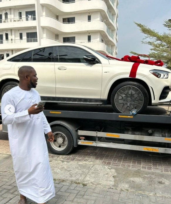 Wizkid Surprises His Right-Hand Man, Femmy, with a Brand-New Benz (PHOTOS)