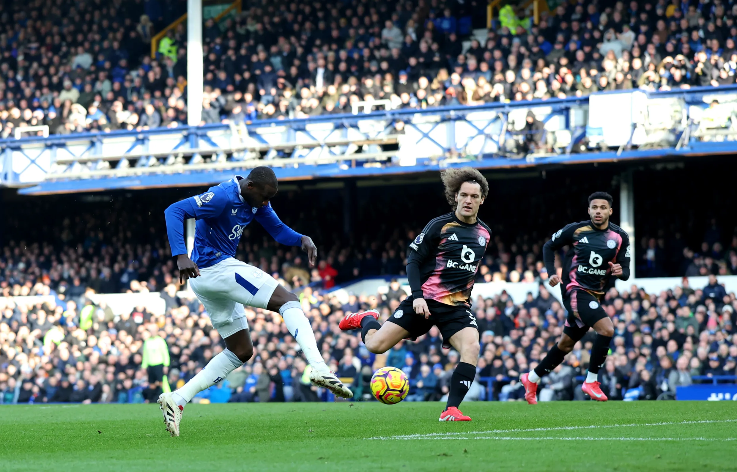 Everton Makes History with Abdoulaye Doucoure’s Record-Breaking Goal Against Leicester