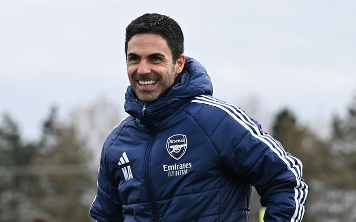 Arsenal Eye Jhon Duran Loan as £65m Deal Stalls, Striker Hunt Intensifies